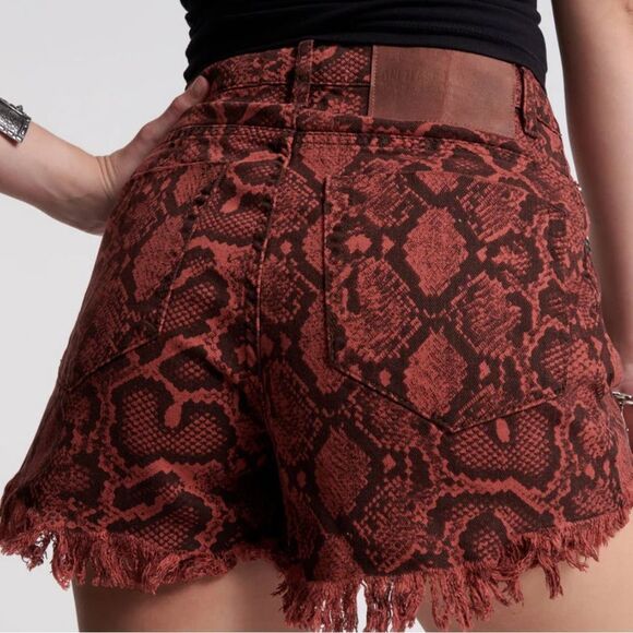 NWOT One Teaspoon Bonitas High Waist Denim Shorts - Python size 26 women's - Picture 3 of 16